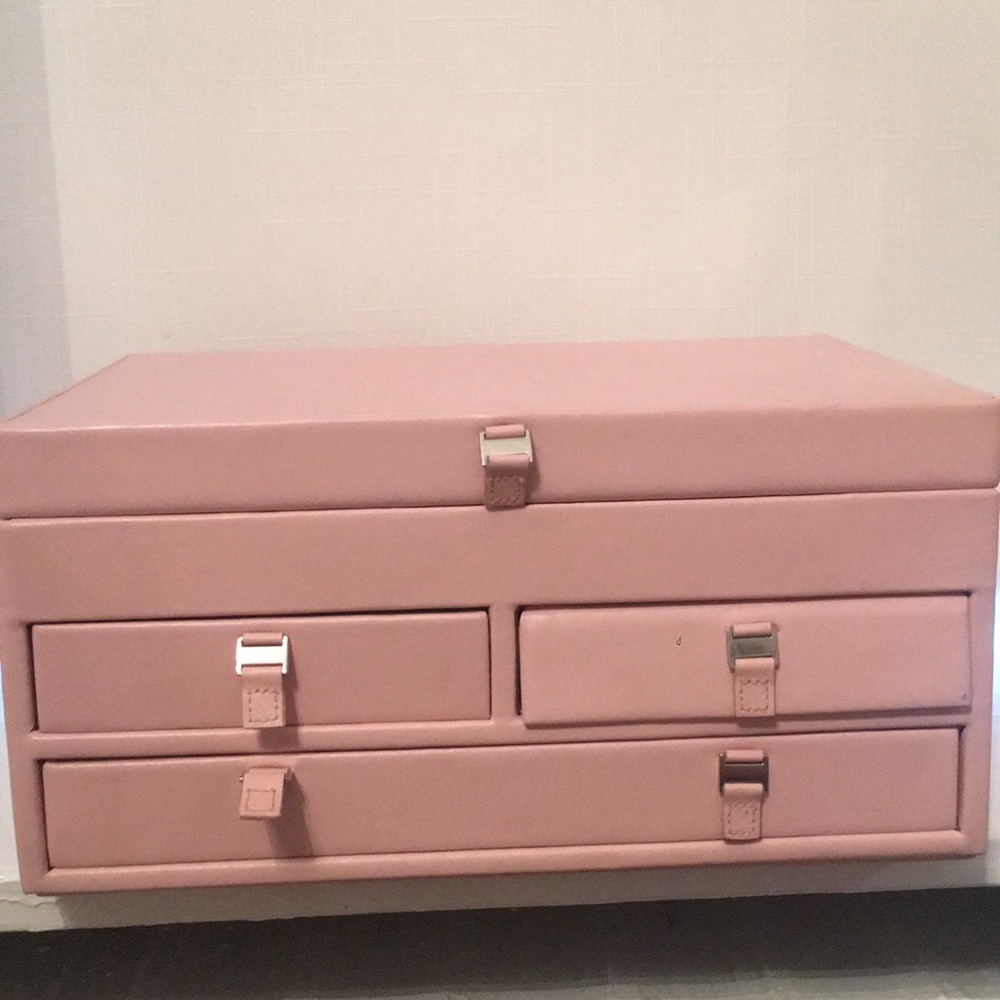 Jewelry box